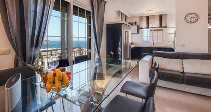 Casa OrquĂdea â Chalet avec Vue Mer, Piscine & Toit-Terrasse dans un Quartier Calme, Plage Pelada