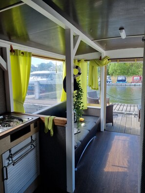 Interior - Raft 'Priepert 2' on the Mecklenburg Lake District with Covered Terrace (Priepert)