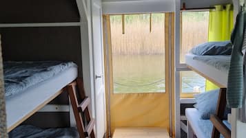 1 habitación y ropa de cama