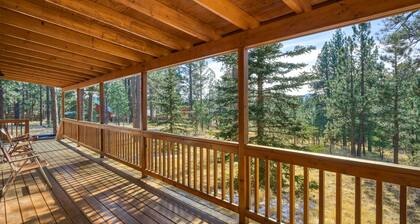 Adorable ski cabin with private hot tub, wood stove, pool table & washer/dryer