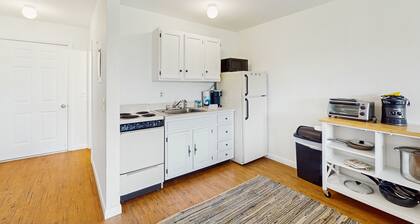 Cozy, Ground-Floor Getaway w/ Free WiFi, a Kitchen, Shared Pool, & Private Patio
