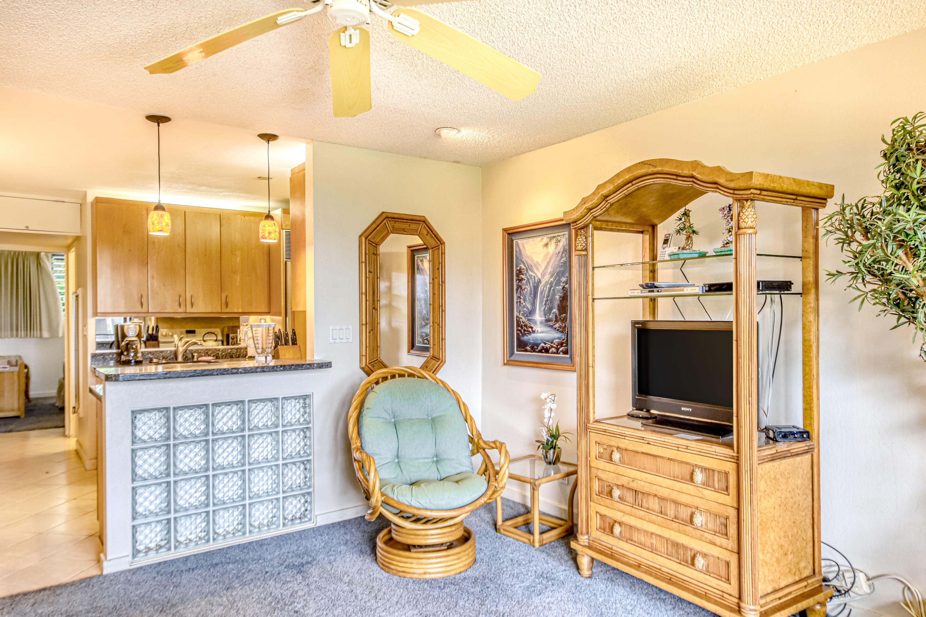 Fernseher, DVD-Player, Stereoanlage