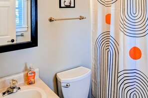 Hårføner og håndklær