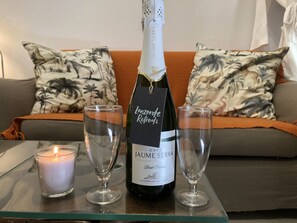 Food and drink - Surf Pod, Next to Best Windsurf Beach/Centre on Lanzarote Property overview (Costa Teguise)