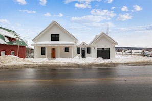 Exterior - Village with a View: 4 br, a/c, deck, Mansfield views! (Stowe)