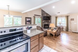 Fridge, microwave, oven, stovetop - Riverfront gem w/wraparound deck, horseshoes, firepit, hot tub, WiFi - 2 dogs OK (Whittier)