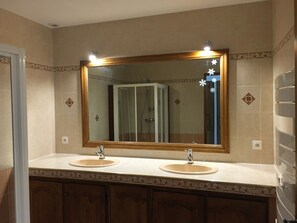 Shower - Charmante Villa Avec vue Imprenable sur les Montagnes, Calme et Sérénité (Ubaye-Serre-Ponçon)