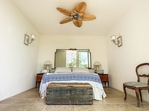 4 chambres, fer et planche à repasser, Wi-Fi, draps fournis