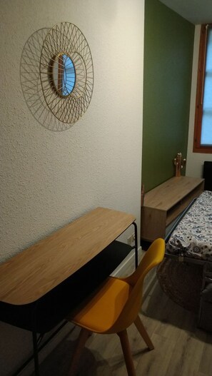 Een strijkplank/strijkijzer, wifi