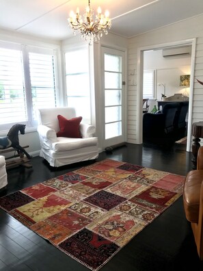 Interior - Luxury Riverside Retreat (Narrabri)