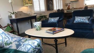 تلفزيون ذكي، كُتُب، ستيريو