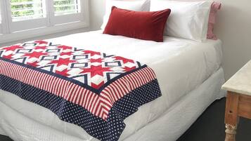 3 عدّة غرف نوم ومكواة/لوح كي وواي فاي وملاءات أسرّة