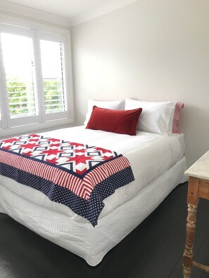 3 bedrooms, iron/ironing board, WiFi, bed sheets - Luxury Riverside Retreat (Narrabri)