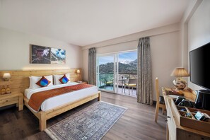 Minibar, caja de seguridad en la habitación y muebles diferentes 