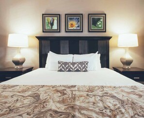 4 bedrooms, iron/ironing board, WiFi, bed sheets - Orange Lake Country Club 3BR @ Premier Resort with Golf and Lake Close to Disney (Kissimmee)