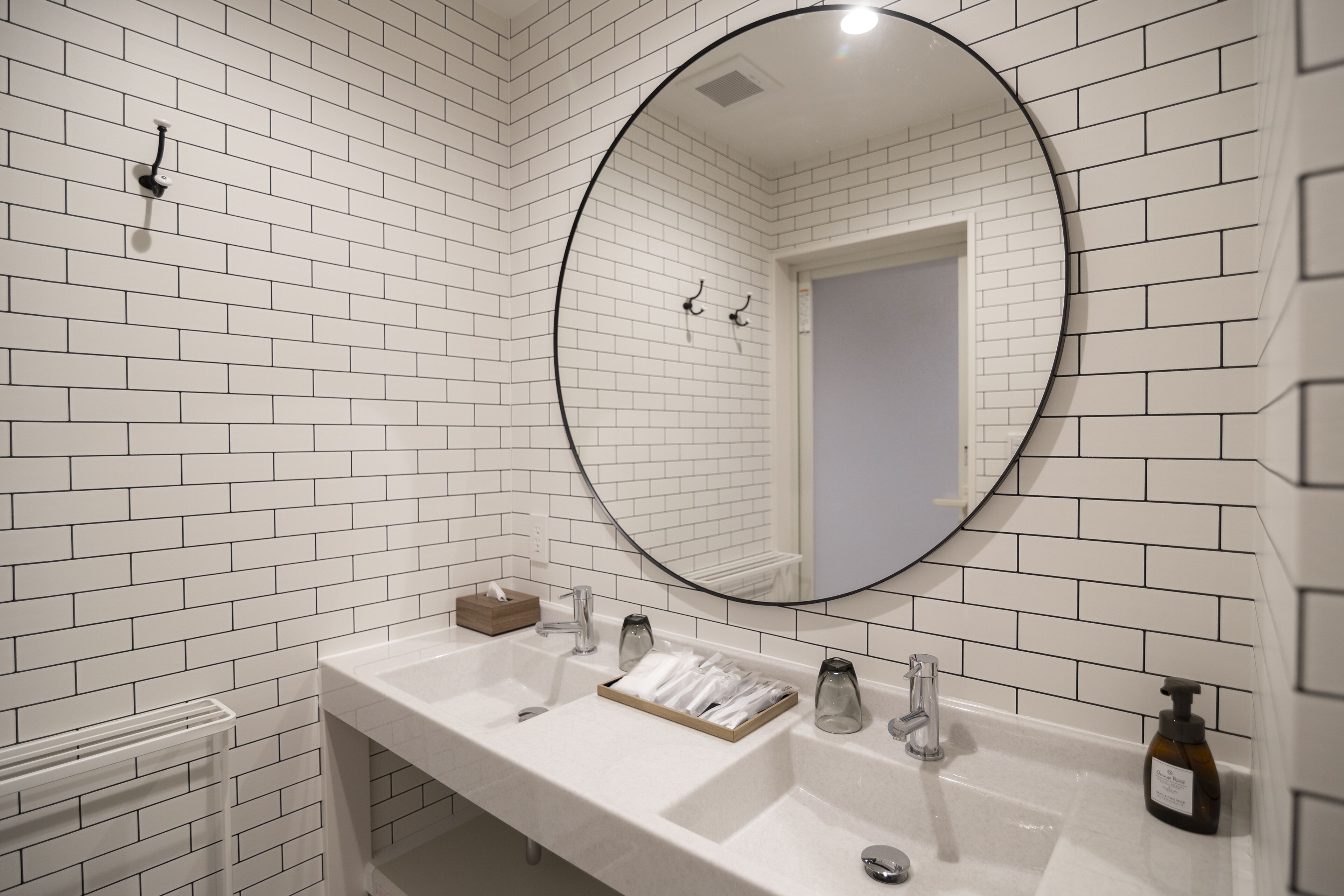 standard twin room, 1 bedroom, non smoking | bathroom amenities | separate bathtub and shower, rainfall showerhead, free toiletries