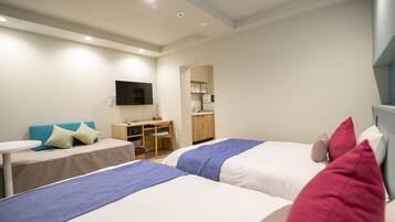 Standard Twin Room, 1 Bedroom, Non Smoking | In-room safe, desk, laptop workspace, blackout drapes