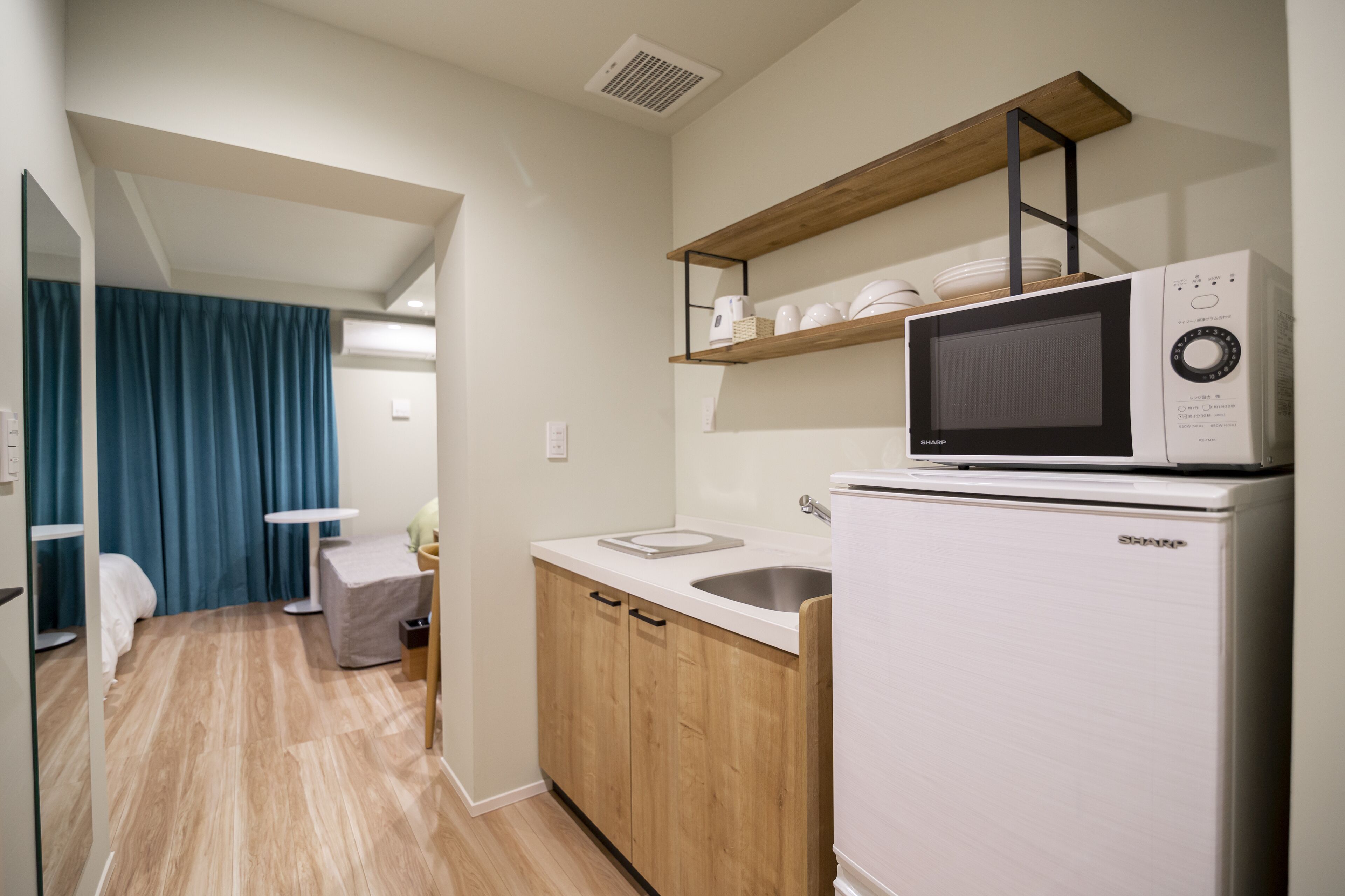 standard twin room, 1 bedroom, non smoking | microwave