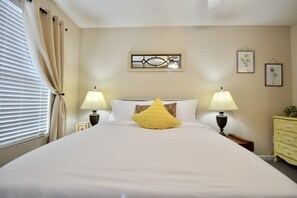 3 slaapkamers, een strijkplank/strijkijzer, reisbedje, gratis wifi