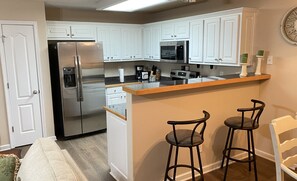 冰箱、微波炉、烤箱、炉灶