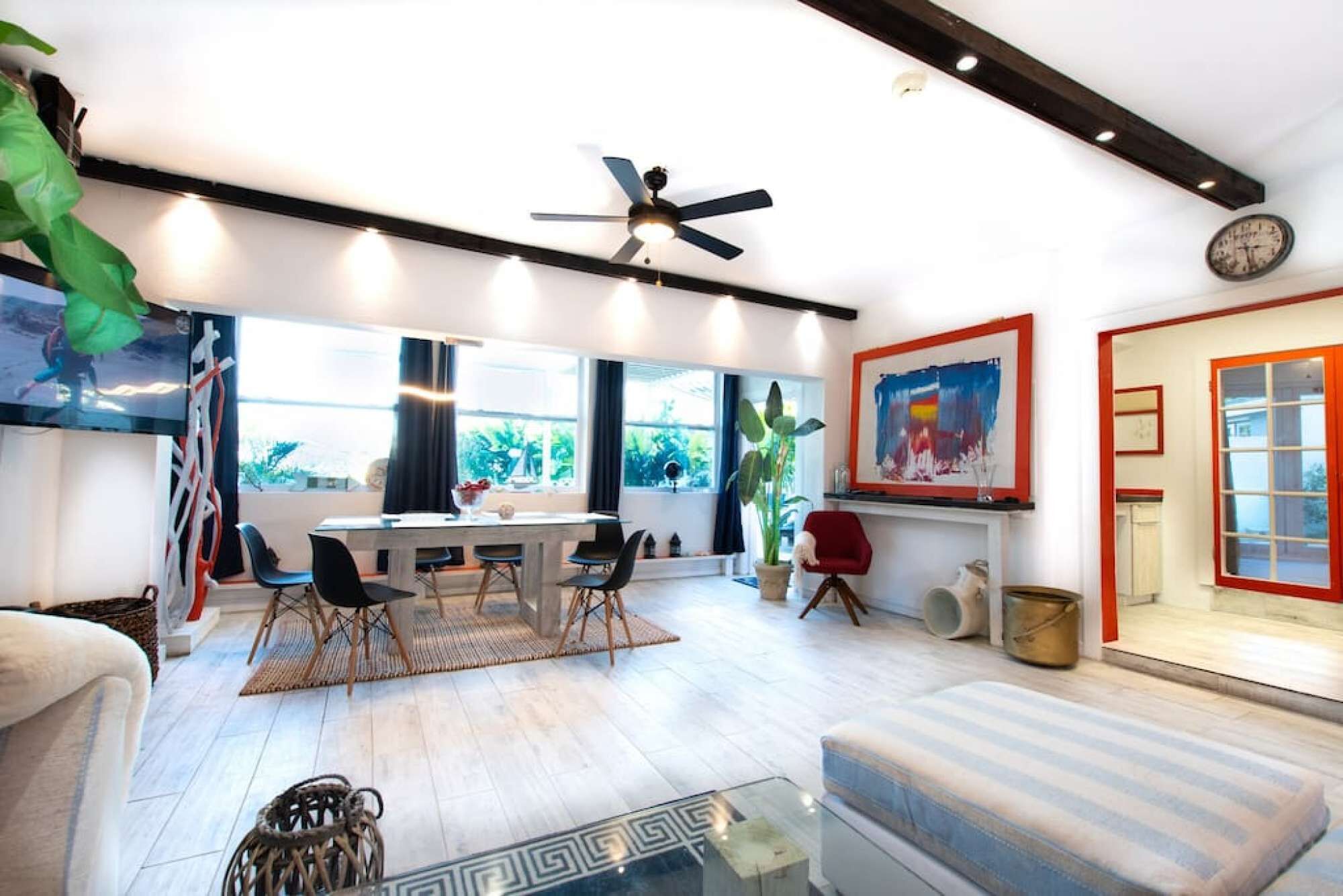 TV, fireplace, Netflix, streaming services