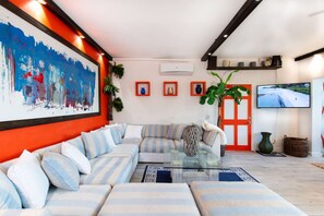 Télévision, cheminée, Netflix, services de streaming