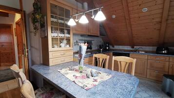 Réfrigérateur, micro-ondes, four, lave-vaisselle