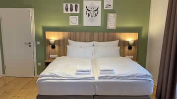 9 Schlafzimmer, Bügeleisen/Bügelbrett, Reisekinderbett, kostenloses WLAN