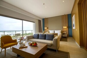 Ropa de cama de alta calidad y minibar 