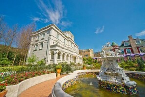 Unclassified image, 5 of 10, button - Victoria Castel (Nantou)