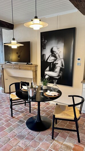 Dining - La Dolce Vita a few steps from everything Beaune has to offer (Beaune)