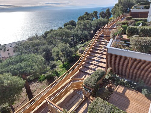 Sea view apartment ****