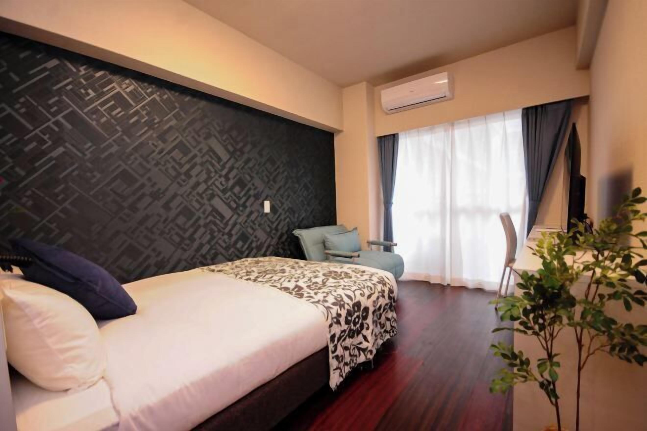 Copriletto in piuma, una cassaforte in camera, con stile personalizzato