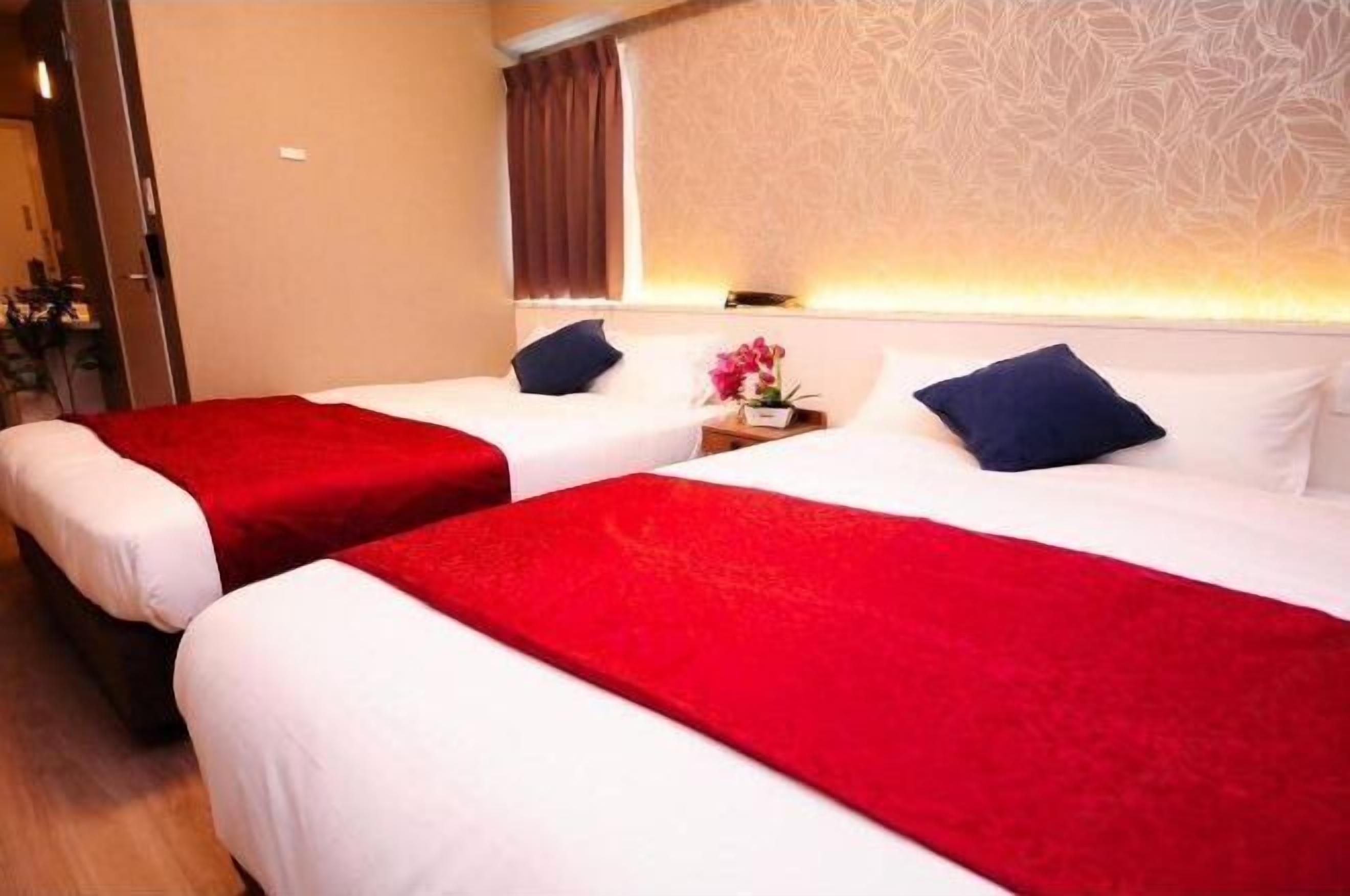 Copriletto in piuma, una cassaforte in camera, con stile personalizzato