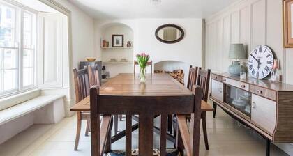 Grade II Listed Cottage & Enclosed Garden, Penryn