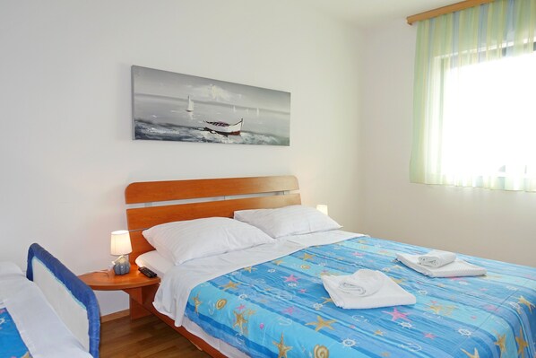 Room - Apartments Verica, (16486), Privlaka, hr (Privlaka)