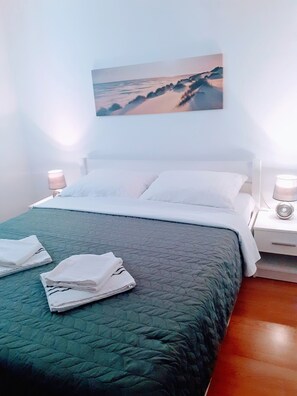 2 bedrooms, Internet, bed sheets