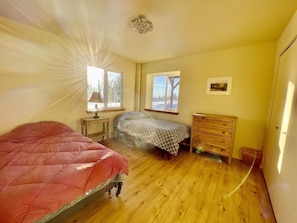 4 Schlafzimmer, Reisekinderbett, kostenloses WLAN, Bettwäsche