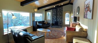 Homer, Alaska 4BR House-great views, dogs welcome, close to town