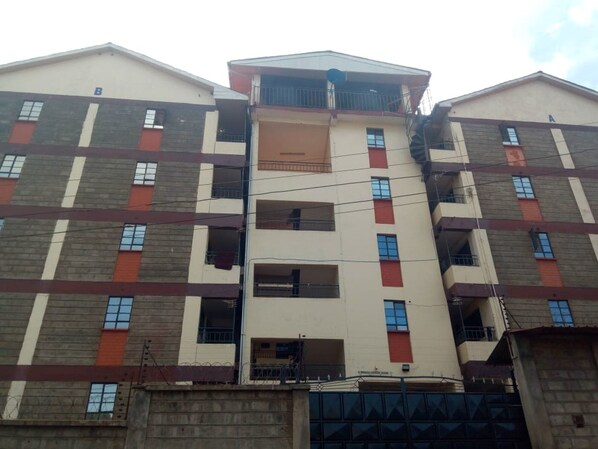 Exterior - Stunning cozy Studios ,with a nature view (Nairobi)