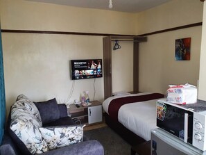 1 bedroom, desk, travel cot, free WiFi - Stunning cozy Studios ,with a nature view (Nairobi)