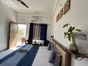 Super Deluxe Room | Soundproofing, free WiFi, bed sheets, wheelchair access - UbEx Home Rishikesh - Hostel (Narendranagar)