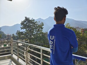 Super Deluxe Room | Soundproofing, free WiFi, bed sheets, wheelchair access - UbEx Home Rishikesh - Hostel (Narendranagar)