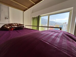 Dormitorio compartido | Zona de estar