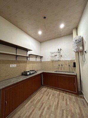 Studio | Private kitchen - UbEx Home Rishikesh - Hostel (Narendranagar)