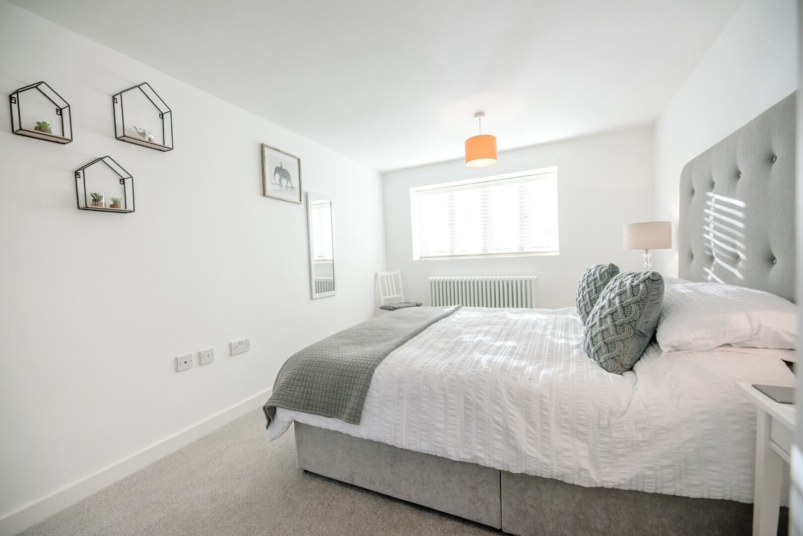 3 bedrooms, laptop workspace, iron/ironing board, bed sheets