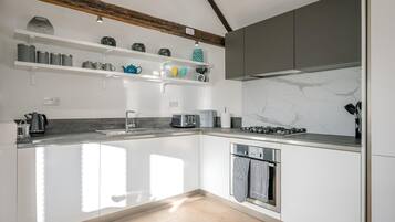 Microwave, oven, kompor, dan mesin pencuci piring