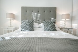 3 Schlafzimmer, laptopgeeigneter Arbeitsplatz, Bügeleisen/Bügelbrett