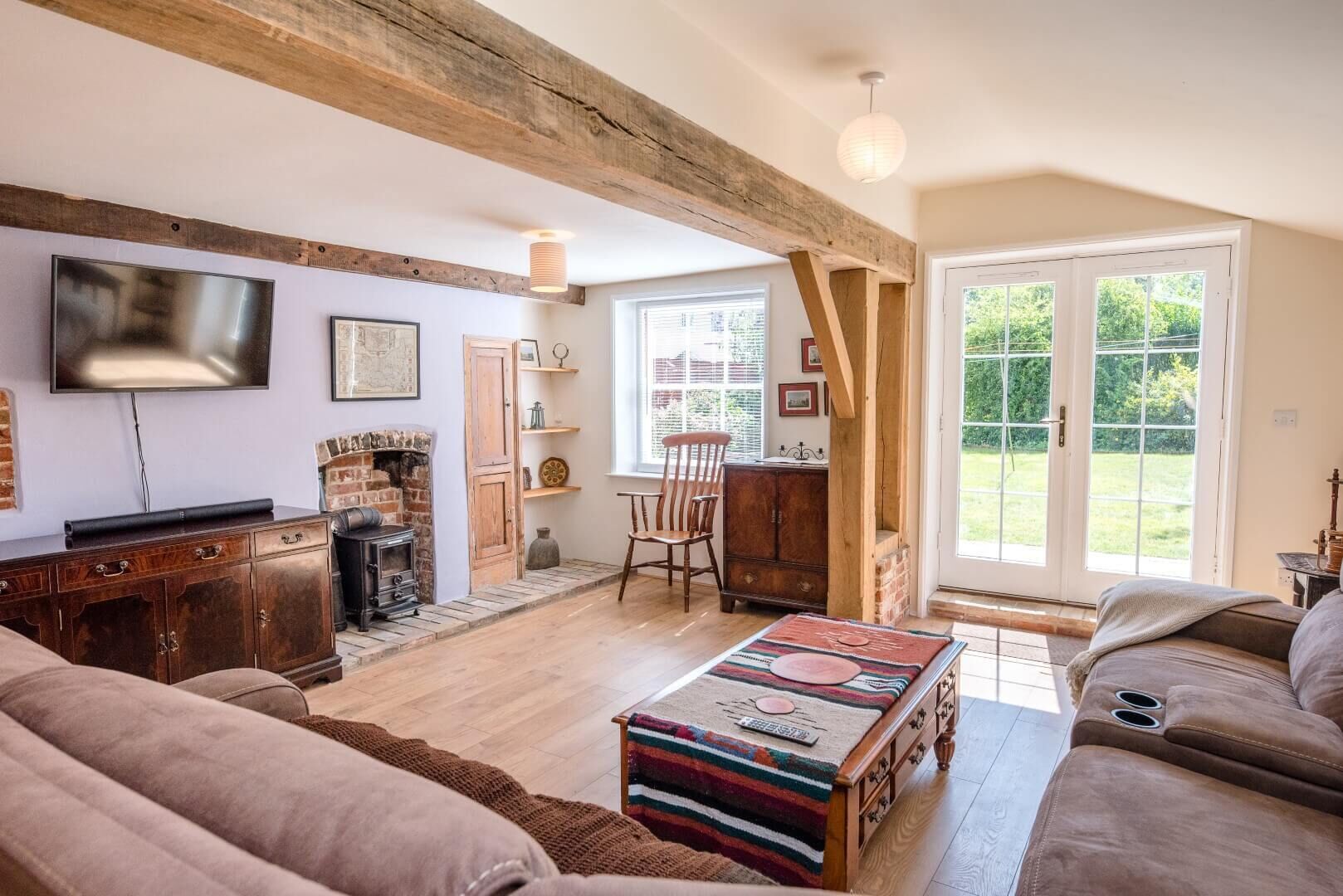 Cottage (3 Bedrooms) | Living room | TV
