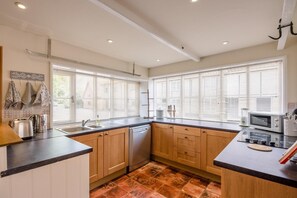 Microwave, oven, stovetop, dishwasher